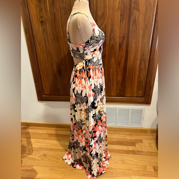 NWOT Tropical Guess by George Marciano Floral Maxi Dress peekaboo backside XS/S - Picture 7 of 7